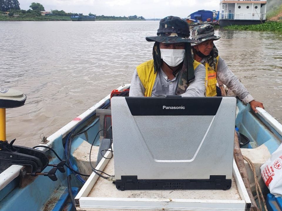 Bathymetric survey for the design of riverbank protection